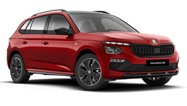 Skoda Kamiq Monte Carlo parkend in der Dreiviertelansicht von vorne vor wei&szlig;em Hintergrund